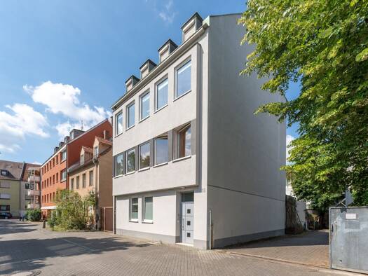 Mehrfamilienhaus zum Kauf als Kapitalanlage geeignet 699.000 € 8 Zimmer 312 m² 310 m² Grundstück Gostenhof Nürnberg 90429