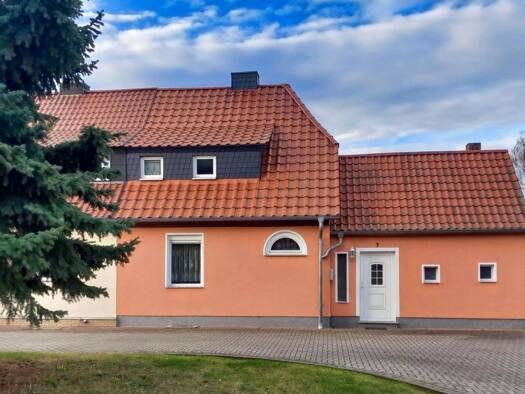 Doppelhaushälfte zum Kauf provisionsfrei 49.000 € 4 Zimmer 83 m² 567 m² Grundstück Roßbach 06242