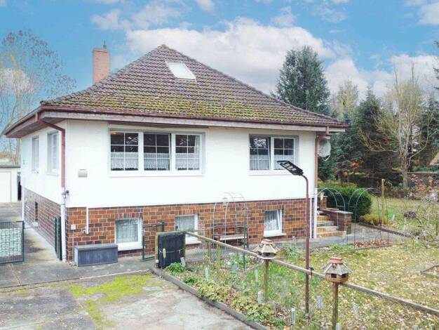 Schloss zum Kauf 259.000 € 5 Zimmer 180,2 m² 1.558,2 m² Grundstück Zarrendorf 18510