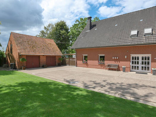 Bauernhaus zum Kauf 560.000 € 6 Zimmer 242 m² 12.000 m² Grundstück Hövelhof 33161