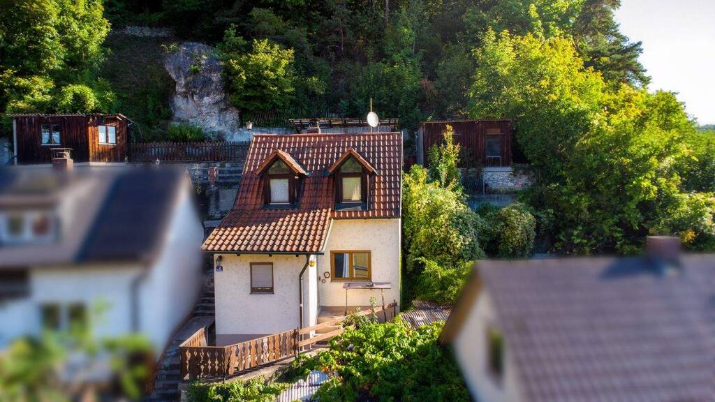 Einfamilienhaus zum Kauf 217.000 € 2,5 Zimmer 60 m² 778 m² Grundstück frei ab sofort Etterzhausen Nittendorf 93152