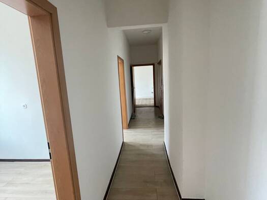 Wohnung zur Miete 600 € 3 Zimmer 90 m² Geschoss 2/3 frei ab sofort Königstraße 41 Innenstadt Hof 95028