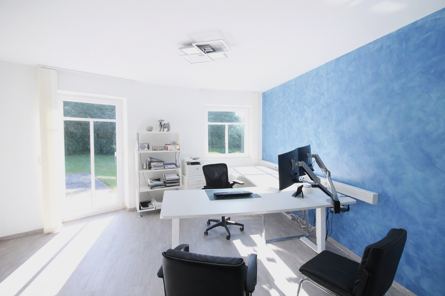 Immobilie in Guderhandviertel - Perfekt für Selbstständige: repräsentatives Bürohaus mit Betreiber-Wohnung und großem Grundstück - Bild 1