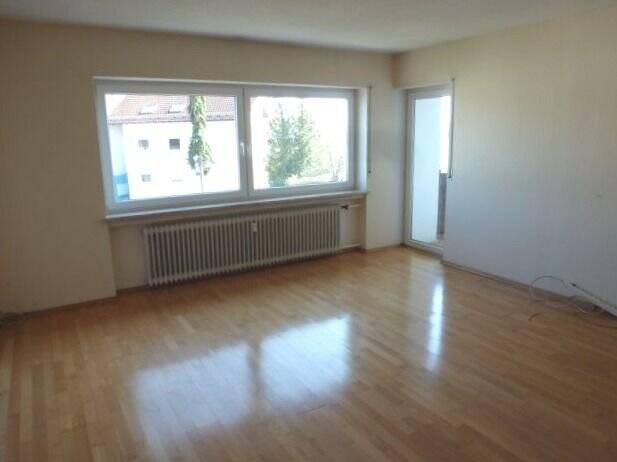 Immobilie in Nersingen - Helle 3-Zi-Eigentumswohnung, 1. Stock, Südbalkon, Einbauküche, Bad mit Fenster, mit 2 Außenstellplätzen - Bild 0