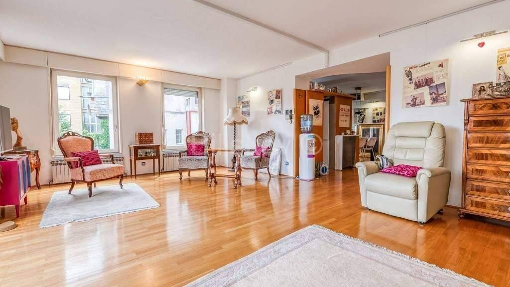 Haus zur Miete 4.500 € 10 Zimmer 500 m² Nova Ves - Gupceva zvijezda
