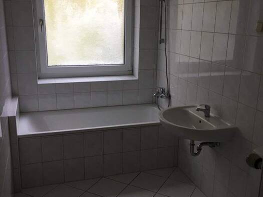 Wohnung zur Miete 649 € 4 Zimmer 90 m² 2. Geschoss frei ab 27.01.2026 Lärchenweg 16 Hattingen 45525