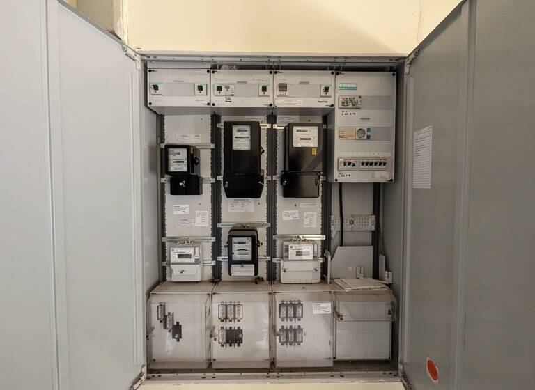 Mehrfamilienhaus zum Kauf als Kapitalanlage geeignet 229.000 € 13 Zimmer 295 m² 2.271 m² Grundstück Reuth Weischlitz 08538