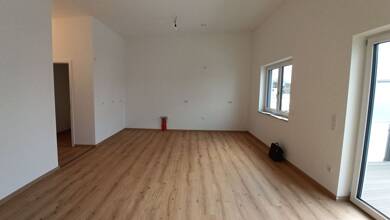 Wohnung zur Miete 1.130 € 4 Zimmer 107,4 m² 1. Geschoss frei ab 01.08.2025 Gärtnerstraße Köfering Köfering 93096