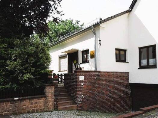 Wohn- und Geschäftshaus zur Miete 595 € 5,5 Zimmer 110 m² Bürofläche Meerane Meerane 08393