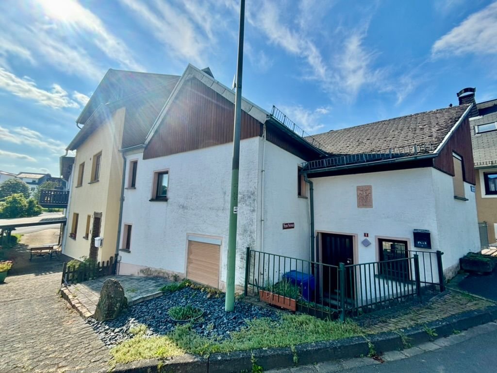 Einfamilienhaus zum Kauf 49.000 € 3 Zimmer 60 m²<br/>Wohnfläche 80 m²<br/>Grundstück Schönecken 54614