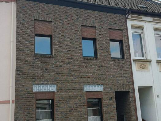 Reihenmittelhaus zum Kauf 159.000 € 4 Zimmer 100 m² 312 m² Grundstück frei ab sofort Hochneukirch Jüchen 41363