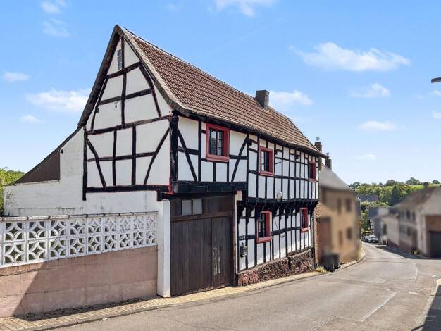 Reihenendhaus zum Kauf 90.000 € 8 Zimmer 200 m² 811 m² Grundstück Glehn Mechernich 53894