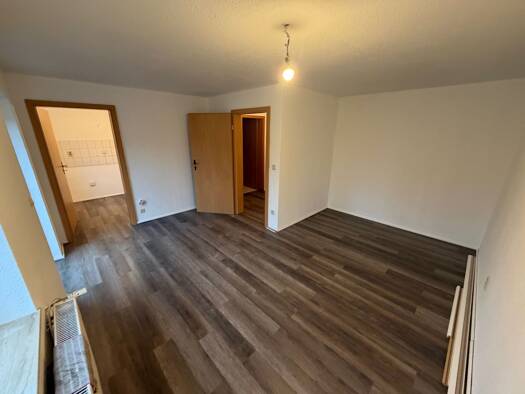 Wohnung zur Miete 200 € 1 Zimmer 30,4 m² 4 Geschosse frei ab sofort Zehntweg 118 Henfstädt 98660