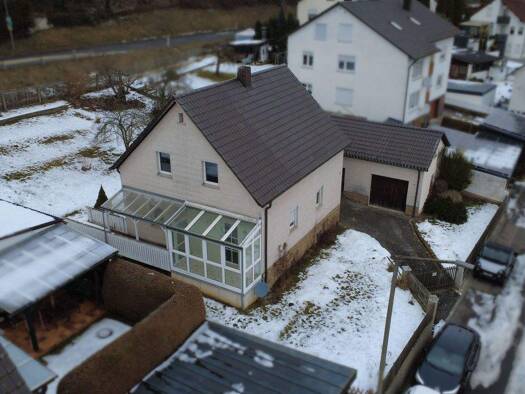 Einfamilienhaus zum Kauf 185.000 € 5 Zimmer 110 m² 759 m² Grundstück frei ab sofort Ettmannsdorf Schwandorf 92421