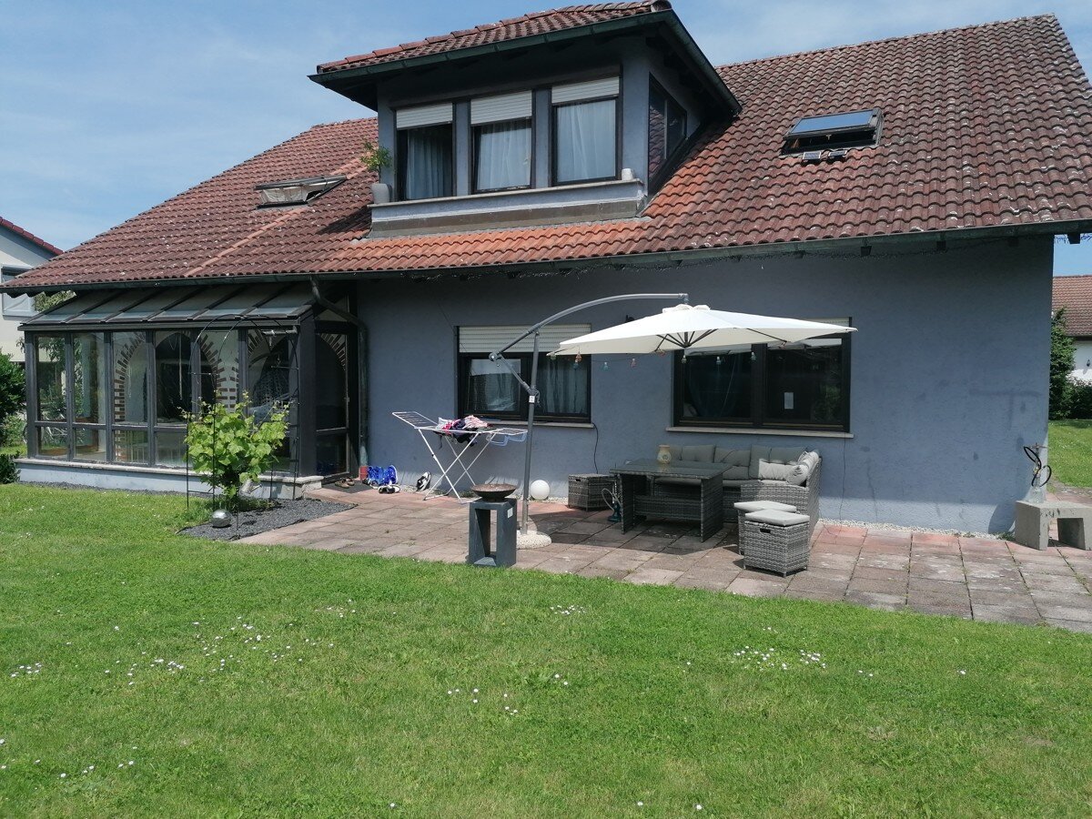 Mehrfamilienhaus zum Kauf 495.000 € 9 Zimmer 270 m²<br/>Wohnfläche 1.226 m²<br/>Grundstück Jagstheim Jagstheim 74564