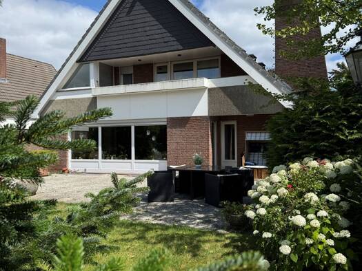 Einfamilienhaus zum Kauf provisionsfrei 699.000 € 6,5 Zimmer 185 m² 697 m² Grundstück frei ab 01.09.2026 Stockelsdorf Stockelsdorf 23617