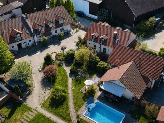 Einfamilienhaus zum Kauf 1.690.000 € 25 Zimmer 708,1 m² 3.180 m² Grundstück Großenpinning Oberschneiding 94363
