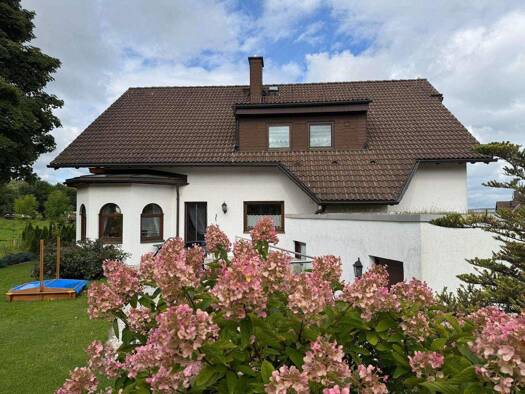 Einfamilienhaus zum Kauf 365.000 € 8 Zimmer 198 m² 676 m² Grundstück Gebirge Marienberg 09496