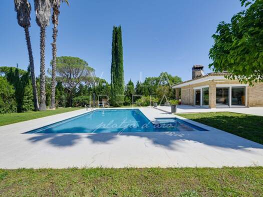 Haus zum Kauf 1.230.000 € 393 m² 1.553 m² Grundstück Santa Cristina d'Aro 17246