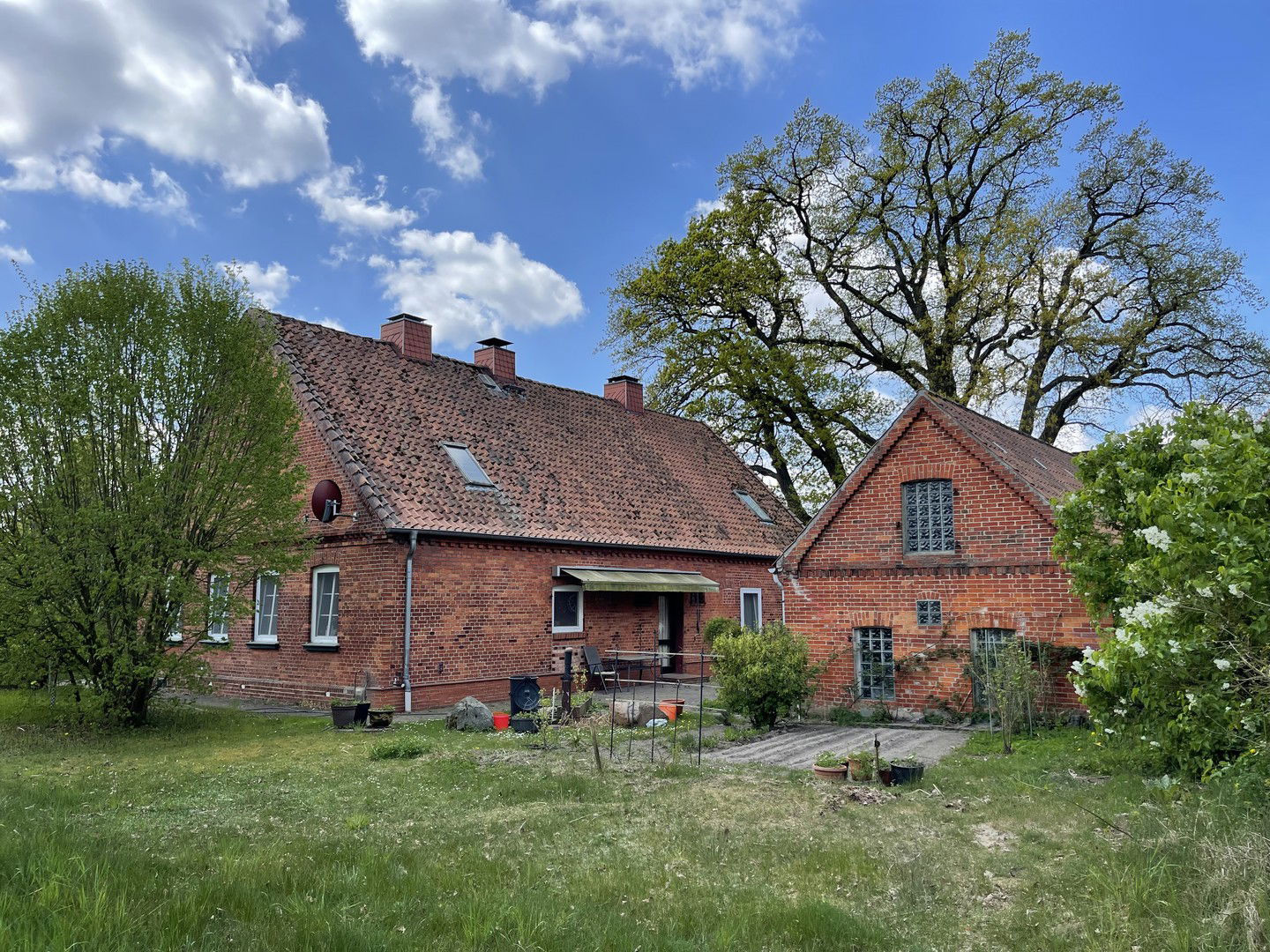 Einfamilienhaus zum Kauf provisionsfrei 150.000 € 8 Zimmer 147 m²<br/>Wohnfläche 1.170 m²<br/>Grundstück Ellringer Str. 12 Breetze Bleckede - Breetze 21354