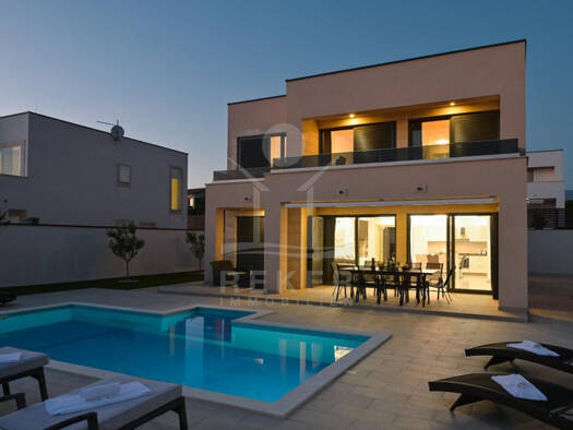 Villa zum Kauf 900.000 € 5 Zimmer 150 m² 600 m² Grundstück Novalja 53291