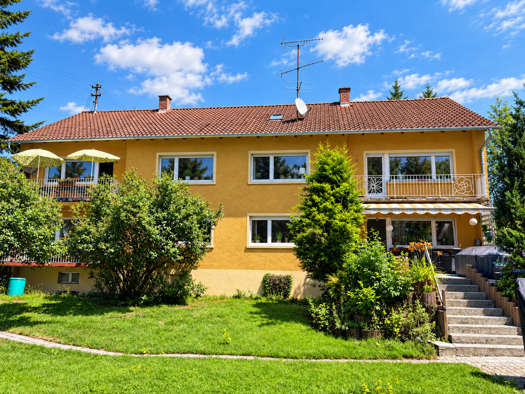 Mehrfamilienhaus zum Kauf 565.000 € 12 Zimmer 335 m² 3.234 m² Grundstück frei ab 01.11.2026 Unterdorfstraße 7 Boll Sauldorf 88605