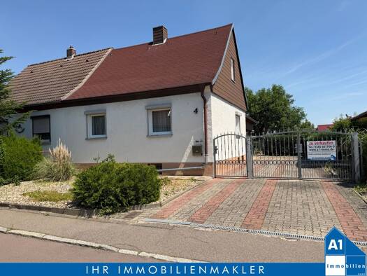Doppelhaushälfte zum Kauf 229.000 € 3 Zimmer 96 m² 637 m² Grundstück Damaschkestraße Halle (Saale) 06130