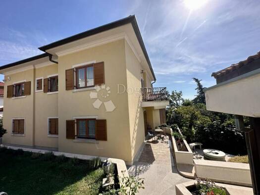 Haus zum Kauf 7 Zimmer 350 m² Opatija Opatija