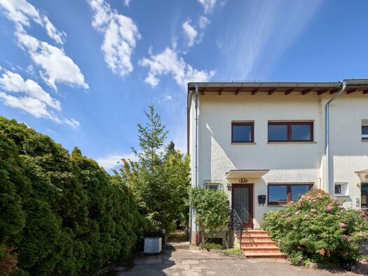 Reihenendhaus zur Miete 2.700 € 4,5 Zimmer 160 m² 299 m² Grundstück frei ab sofort Hochheim Hochheim am Main 65239