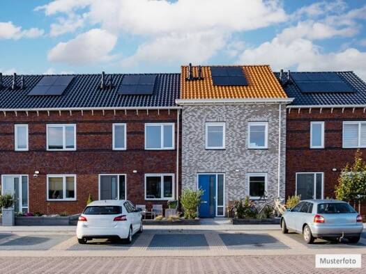 Haus zum Kauf provisionsfrei 91.700 € 182 m² Grundstück Rotenburg Rotenburg an der Fulda 36199