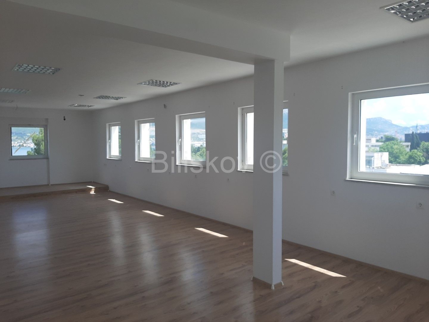 Büro-/Praxisfläche zur Miete 12.060 € 16 Zimmer Poljud