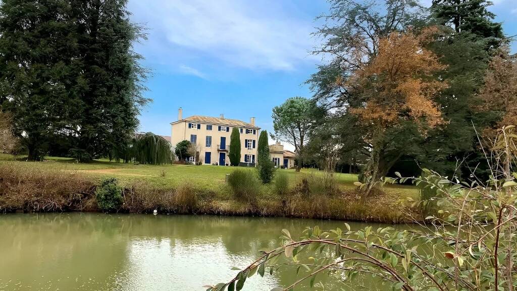 Einfamilienhaus zum Kauf 1.859.000 € 10 Zimmer 334 m² 8.500 m² Grundstück La Tour-de-Salvagny 69890