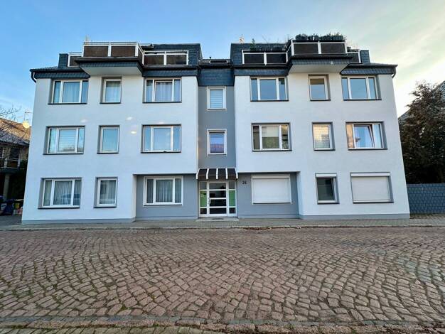 Wohnung zur Miete 1.300 € 4 Zimmer 133 m² EG frei ab 01.11.2026 Wilhelmstraße 24 Diemitz Ost 06116
