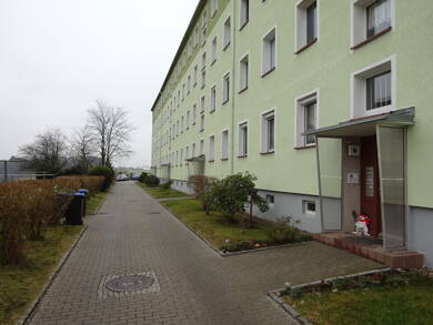 Wohnung zum Kauf 25.000 € 2 Zimmer 52 m² 3. Geschoss frei ab sofort Neumark Neumark 08496