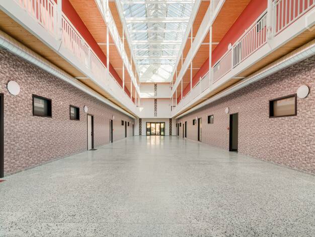 Wohnung zur Miete Wohnen auf Zeit 1.800 € 2 Zimmer 64 m² frei ab 01.01.2027 Rödelheim Frankfurt am Main 60489