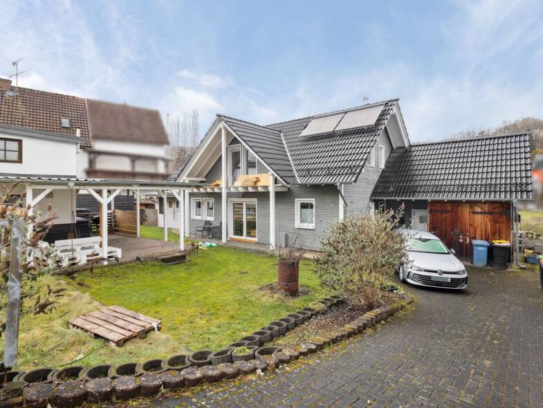 Einfamilienhaus zum Kauf 299.000 € 5 Zimmer 120 m² 657 m² Grundstück Hartenrod Bad Endbach 35080