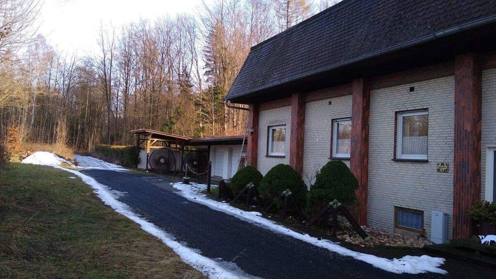 Doppelhaushälfte zum Kauf 249.500 € 7 Zimmer 101,1 m² 1.441 m² Grundstück Hahnstraße 3 Hessisch Lichtenau Hessisch Lichtenau / Hirschhagen 37235