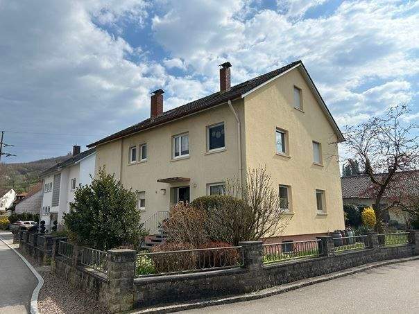 Immobilie in Maulburg - Dreifamilienhaus mit Doppelgarage in ruhiger Wohnlage - Bild 1