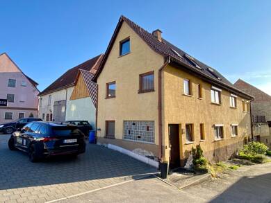 Mehrfamilienhaus zum Kauf 299.000 € 9 Zimmer 204 m² 276 m² Grundstück frei ab 01.06.2025 Mundelsheim Mundelsheim 74395