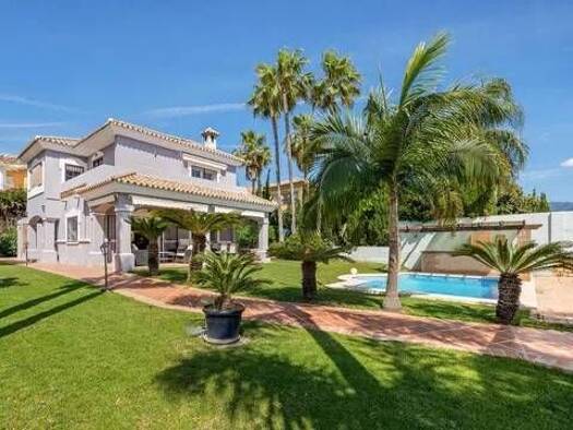 Chalet zum Kauf 1.200.000 € 3 Zimmer 210 m² Vía Estepona 29680
