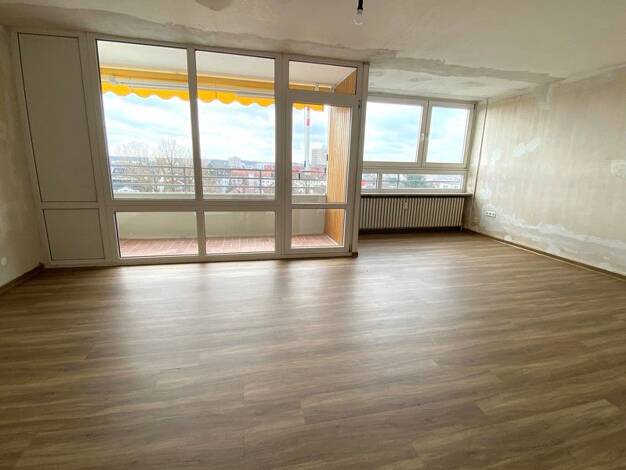 Wohnung zur Miete 1.197 € 4 Zimmer 91,3 m² 9. Geschoss frei ab 05.08.2026 Hermannstr. 27 Offenbach am Main 63069
