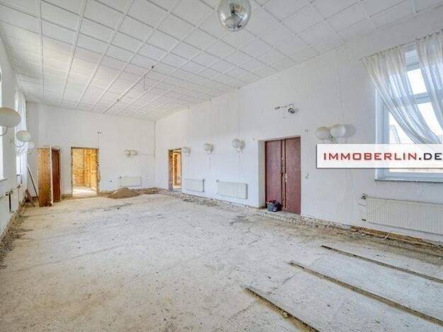 Haus zum Kauf 299.000 € 10 Zimmer 359 m² 4.163 m² Grundstück frei ab sofort Schönermark 16775