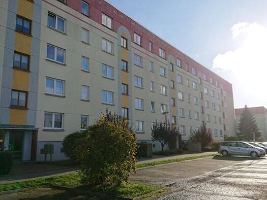 Wohnung zur Miete 285 € 2 Zimmer 47,4 m² 4. Geschoss frei ab 01.05.2026 Lindenallee 11 Güstrow 18273