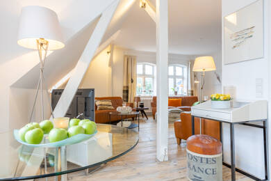 Wohnung zur Miete 2.750 € 3 Zimmer 109 m² Dachgeschoss Wenningstedt Wenningstedt / Sylt 25996