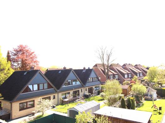 Reihenmittelhaus zum Kauf als Kapitalanlage geeignet 359.000 € 5 Zimmer 117 m² 200 m² Grundstück Dorfstraße 9 n Stockelsdorf 23617