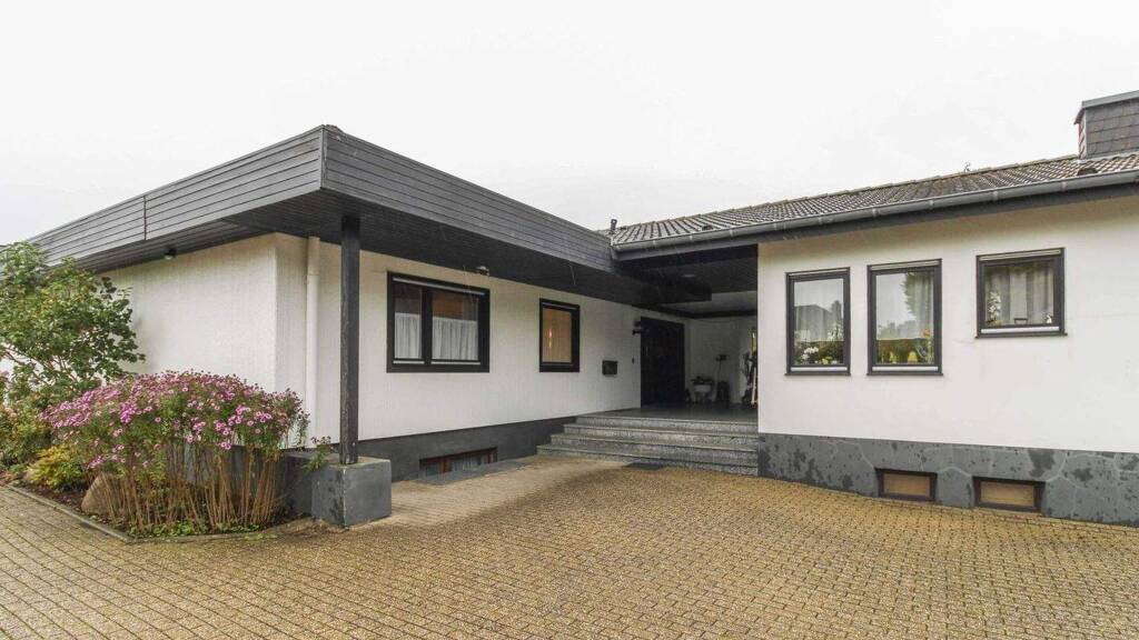 Bungalow zum Kauf 449.000 € 9 Zimmer 193,5 m² 2.485 m² Grundstück Konzen Monschau 52156
