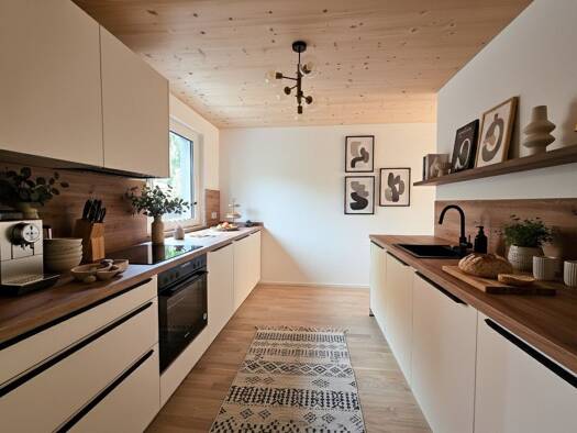 Reihenmittelhaus zur Miete - Erstbezug 2.260 € 6 Zimmer 149,5 m² 149,5 m² Grundstück frei ab sofort Marktstraße 57 Pfullingen 72793