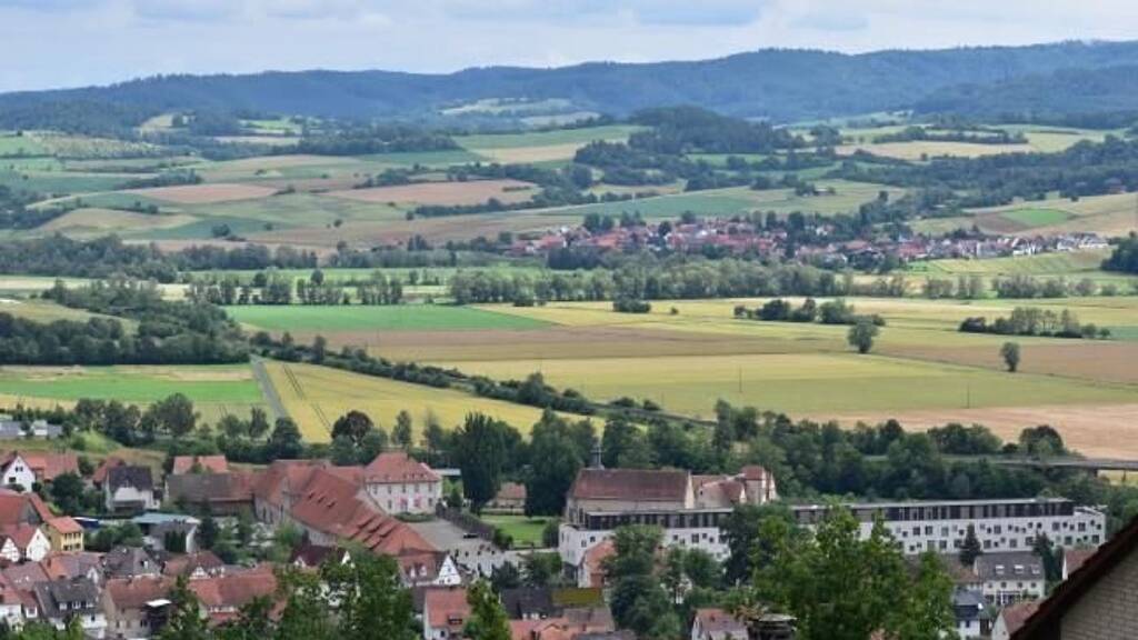 Mehrfamilienhaus zum Kauf 285.000 € 5 Zimmer 184 m² 956 m² Grundstück frei ab sofort Altmorschen Morschen 34326