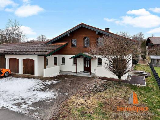 Mehrfamilienhaus zum Kauf 835.000 € 7 Zimmer 245,6 m² 835 m² Grundstück Fridolfing 83413