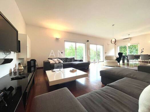 Einfamilienhaus zum Kauf 1.950.000 € 6 Zimmer 482 m² 3.114 m² Grundstück Zagreb 10000